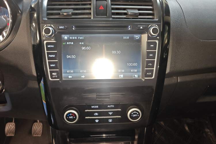 Used HYOSOW S3 2014 1.5L Luxury Version China IV Emission Standard Audio And AC Panel