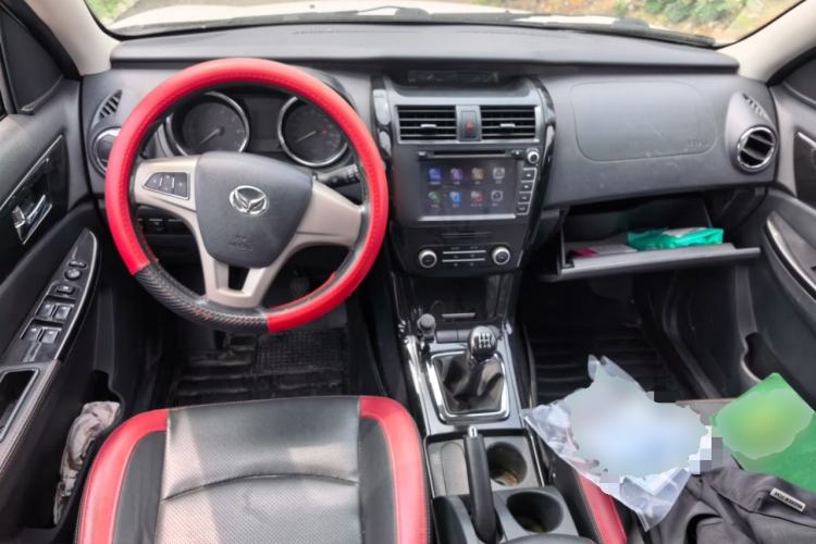 Used HYOSOW S3 2014 1.8L Prestige Version China IV Emission Standard Center Console