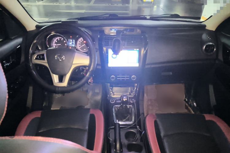 Used HYOSOW S3 2014 1.5L Luxury Version China IV Emission Standard Center Console