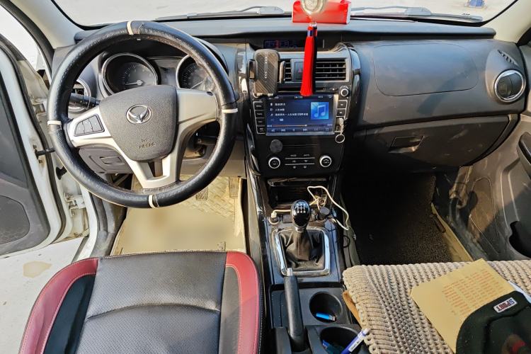 Used HYOSOW S3 2014 1.5L Luxury Version China IV Emission Standard Center Console