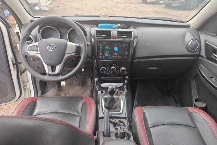 Used HYOSOW S3 2014 1.5L Comfort Version China IV Emission Standard Center Console