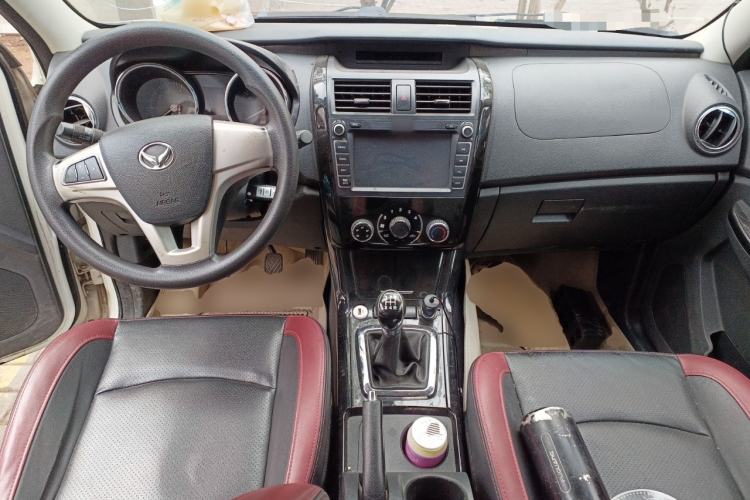 Used HYOSOW S3 2014 1.5L Comfort Version China IV Emission Standard Center Console