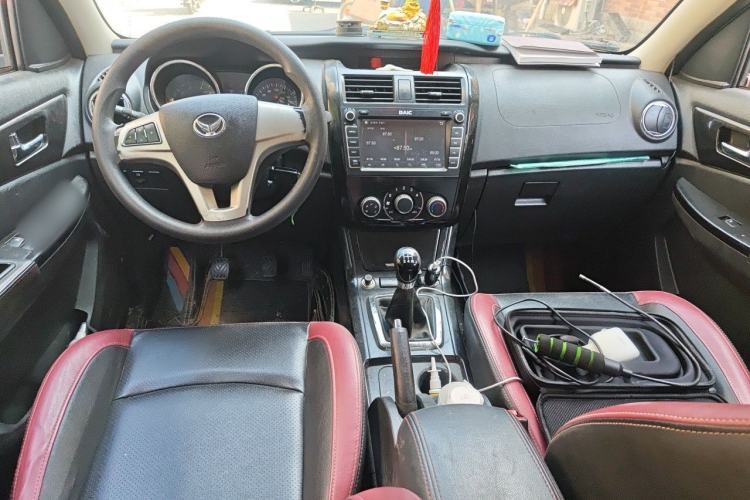 Used HYOSOW S3 2014 1.5L Comfort Version China IV Emission Standard Center Console
