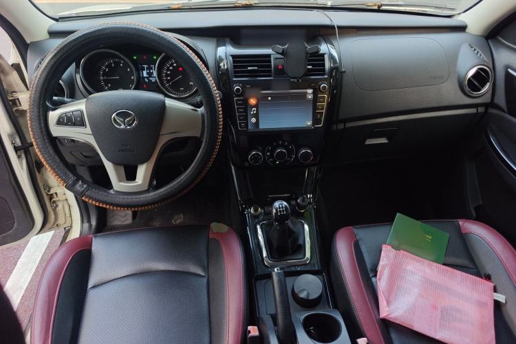 Used HYOSOW S3 2014 1.5L Comfort Version China IV Emission Standard Center Console