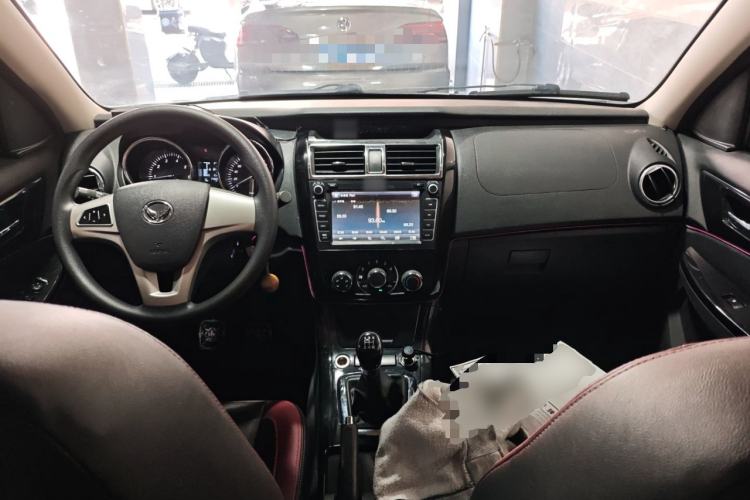 Used HYOSOW S3 2014 1.5L Comfort Version China IV Emission Standard Center Console