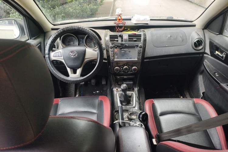 Used HYOSOW S3 2014 1.5L Comfort Version China IV Emission Standard Center Console