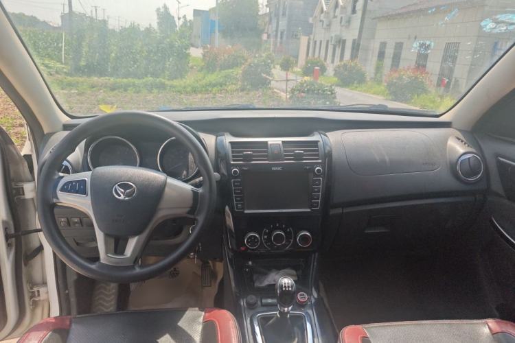 Used HYOSOW S3 2014 1.5L Comfort Version China IV Emission Standard Center Console