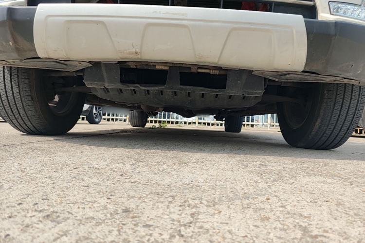 Used HYOSOW S3 2014 1.5L Luxury Version China IV Emission Standard Chassis Front