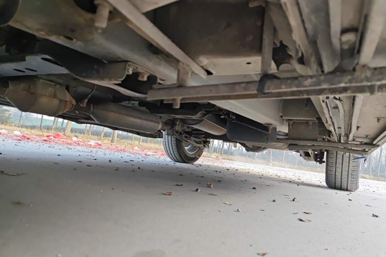 Used HYOSOW S3 2014 1.5L Luxury Version China IV Emission Standard Chassis Front Left