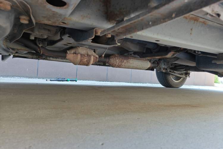 Used HYOSOW S3 2014 1.5L Luxury Version China IV Emission Standard Chassis Front Left