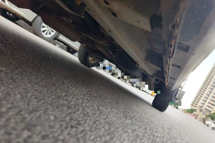 Used HYOSOW S3 2014 1.5L Luxury Version China IV Emission Standard Chassis Front Left