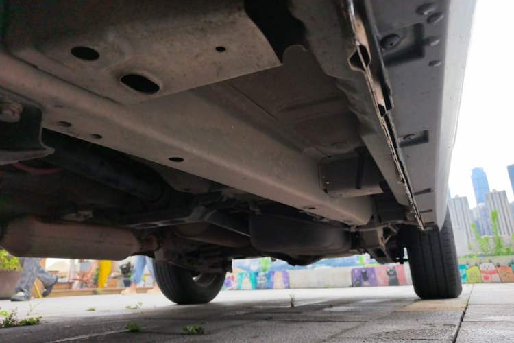 Used HYOSOW S3 2014 1.5L Comfort Version China IV Emission Standard Chassis Front Left