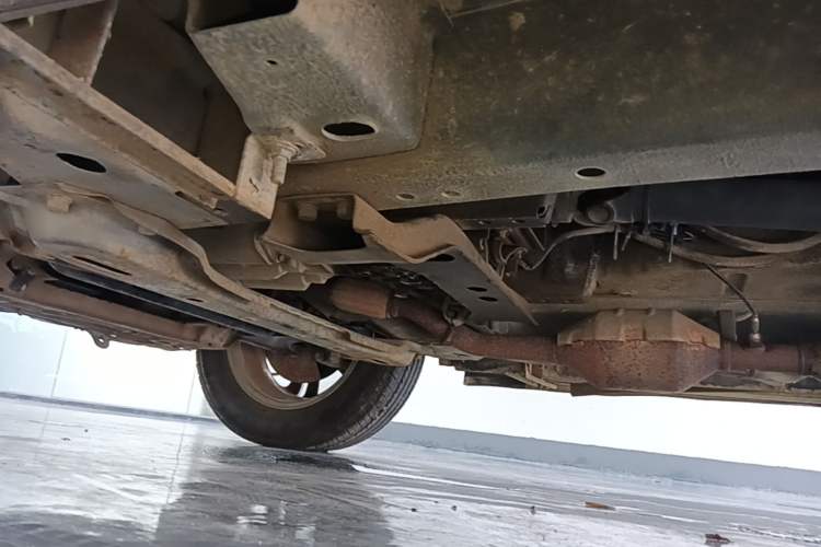 Used HYOSOW S3 2014 1.5L Luxury Version China IV Emission Standard Chassis Front Left