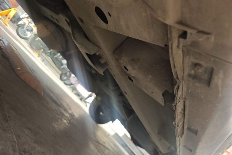 Used HYOSOW S3 2014 1.5L Comfort Version China IV Emission Standard Chassis Front Left