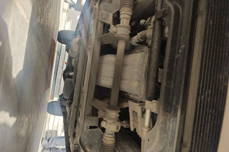 Used HYOSOW S3 2014 1.5L Comfort Version China IV Emission Standard Chassis Front