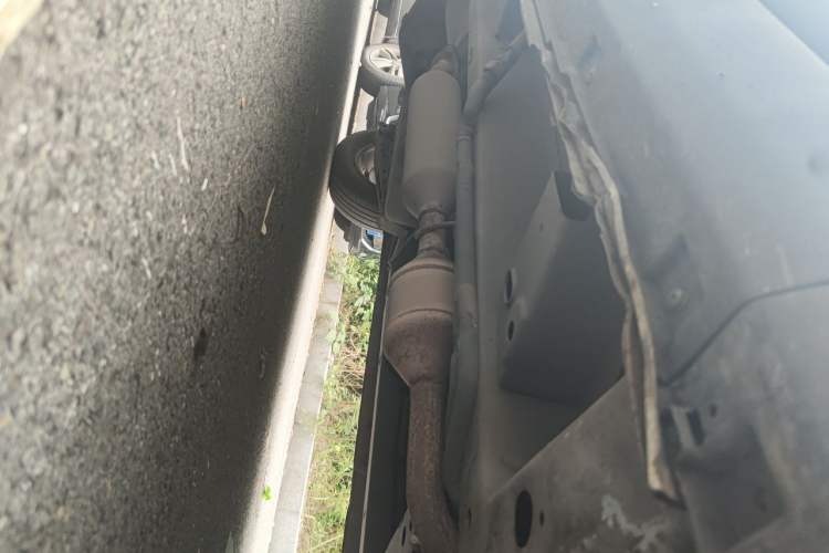 Used HYOSOW S3 2014 1.5L Luxury Version China IV Emission Standard Chassis Front Right