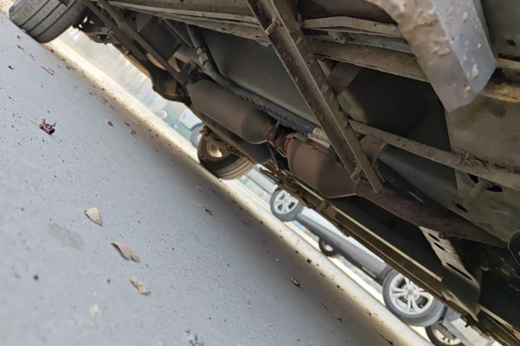 Used HYOSOW S3 2014 1.5L Luxury Version China IV Emission Standard Chassis Front Right
