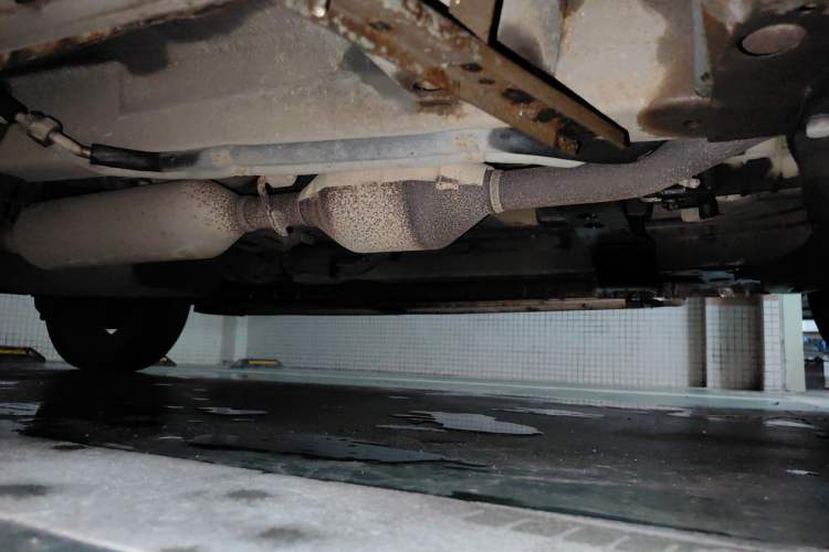 Used HYOSOW S3 2014 1.5L Comfort Version China IV Emission Standard Chassis Front Right