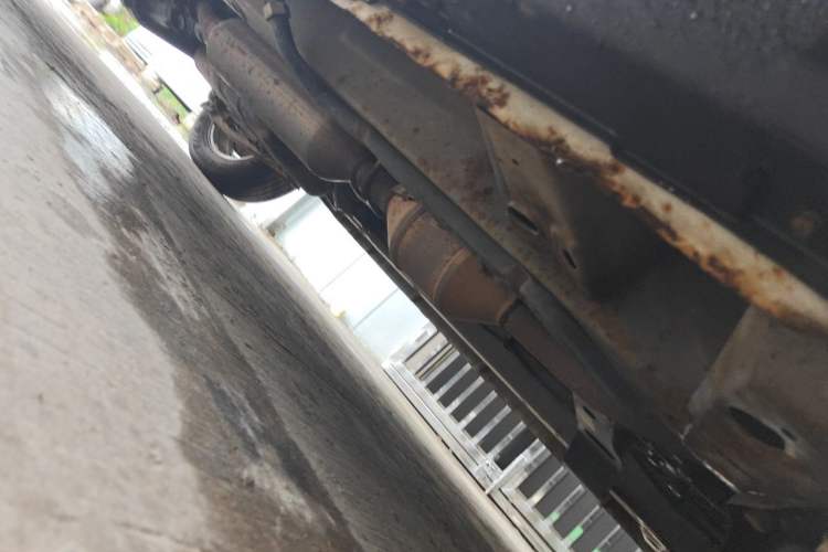 Used HYOSOW S3 2014 1.5L Comfort Version China IV Emission Standard Chassis Front Right