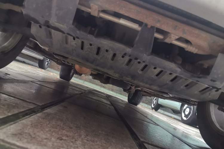 Used HYOSOW S3 2014 1.5L Comfort Version China IV Emission Standard Chassis Front