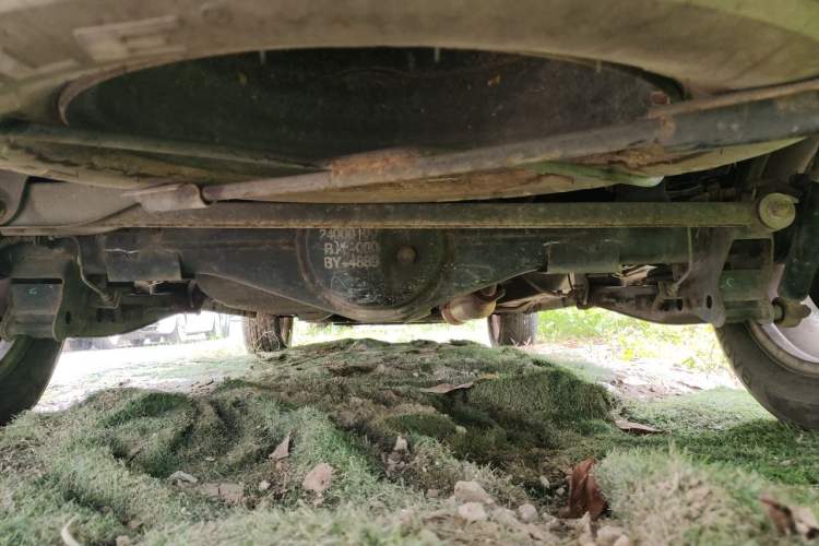Used HYOSOW S3 2014 1.5L Comfort Version China IV Emission Standard Chassis Rear