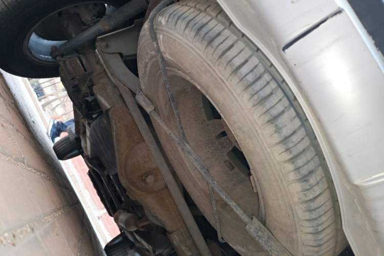 Used HYOSOW S3 2014 1.5L Comfort Version China IV Emission Standard Chassis Rear
