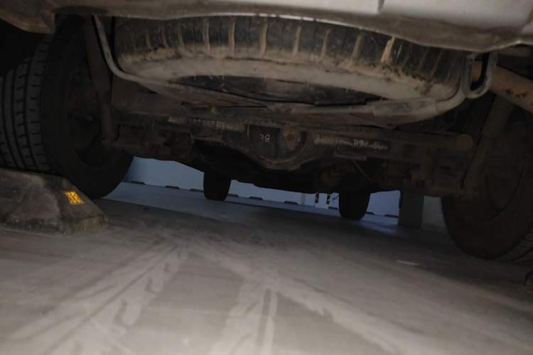 Used HYOSOW S3 2014 1.5L Comfort Version China IV Emission Standard Chassis Rear