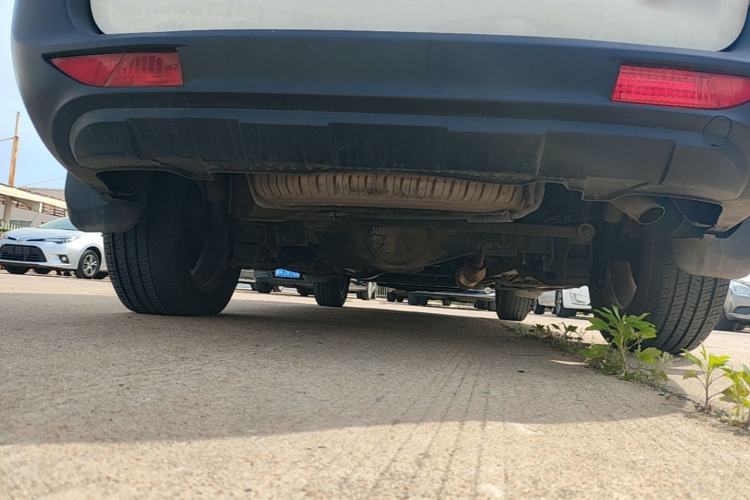Used HYOSOW S3 2014 1.5L Luxury Version China IV Emission Standard Chassis Rear