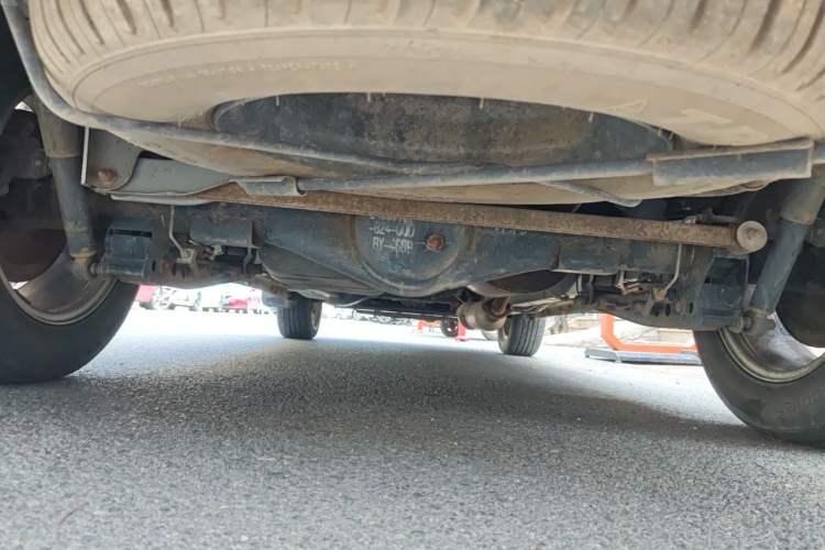 Used HYOSOW S3 2014 1.5L Comfort Version China IV Emission Standard Chassis Rear