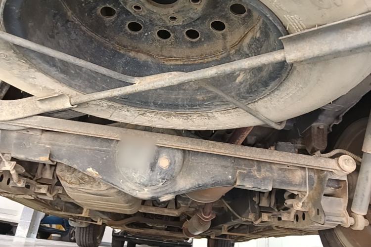 Used HYOSOW S3 2014 1.5L Luxury Version China IV Emission Standard Chassis Rear