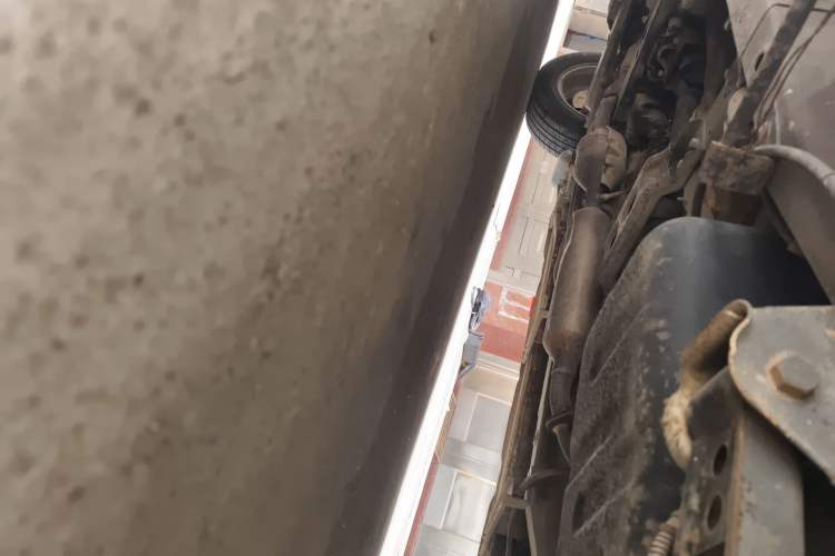 Used HYOSOW S3 2014 1.5L Comfort Version China IV Emission Standard Chassis Rear Left
