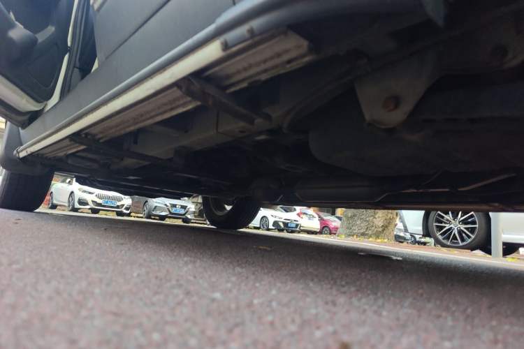 Used HYOSOW S3 2014 1.5L Comfort Version China IV Emission Standard Chassis Rear Left