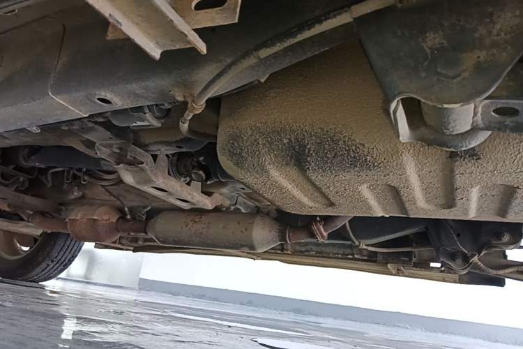 Used HYOSOW S3 2014 1.5L Luxury Version China IV Emission Standard Chassis Rear Left