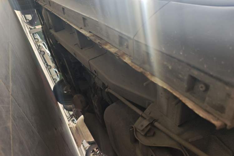 Used HYOSOW S3 2014 1.5L Comfort Version China IV Emission Standard Chassis Rear Left