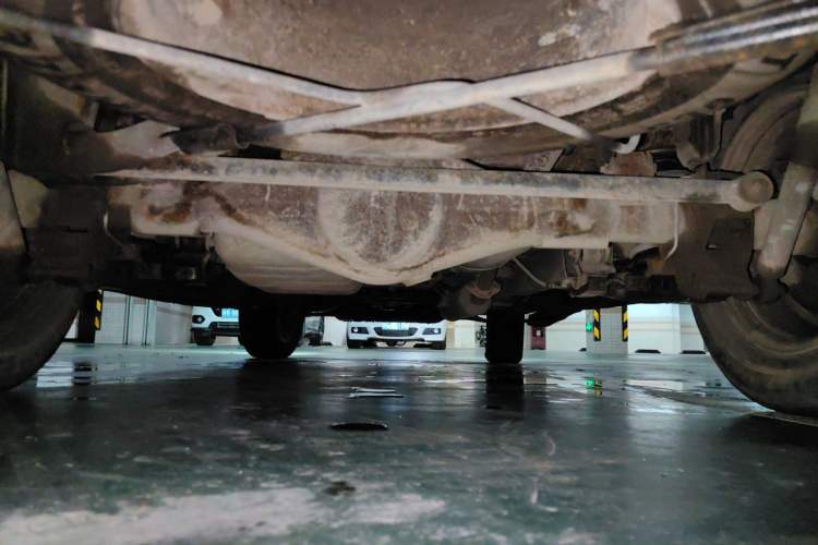 Used HYOSOW S3 2014 1.5L Comfort Version China IV Emission Standard Chassis Rear