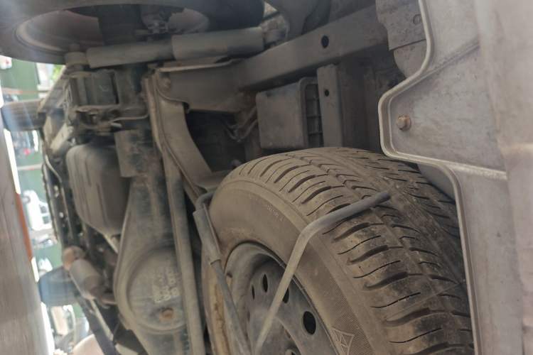 Used HYOSOW S3 2014 1.5L Comfort Version China IV Emission Standard Chassis Rear