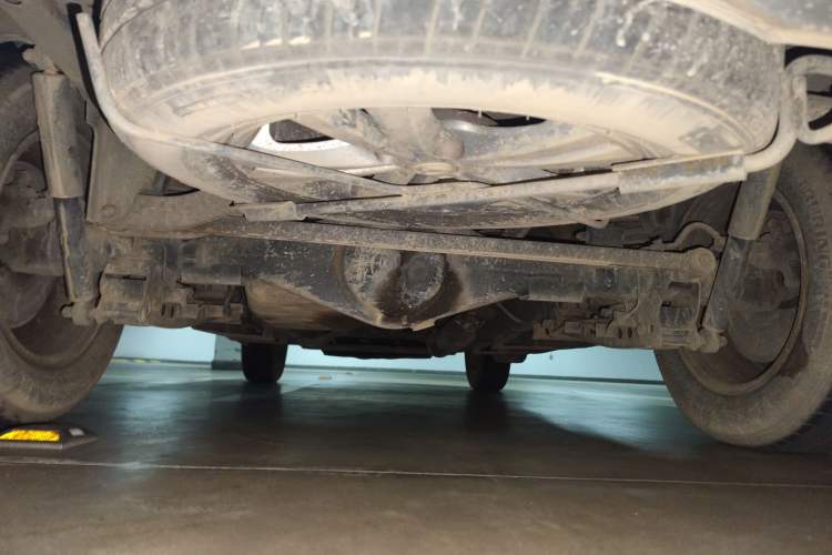 Used HYOSOW S3 2014 1.5L Comfort Version China IV Emission Standard Chassis Rear