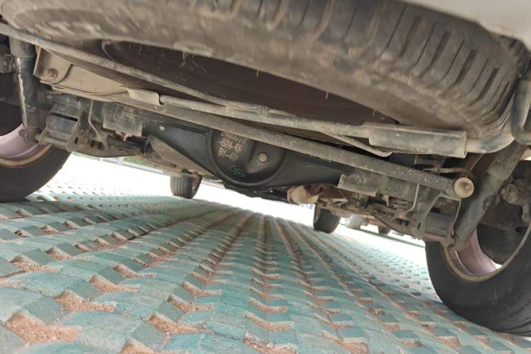 Used HYOSOW S3 2014 1.5L Comfort Version China IV Emission Standard Chassis Rear