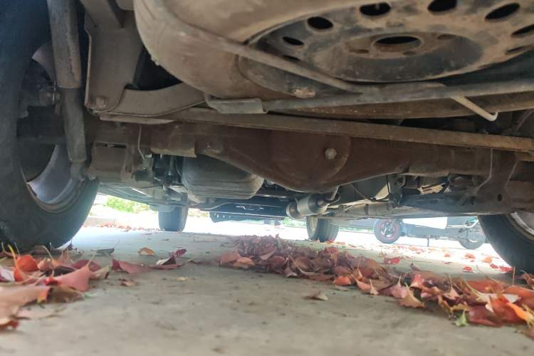 Used HYOSOW S3 2014 1.5L Comfort Version China IV Emission Standard Chassis Rear