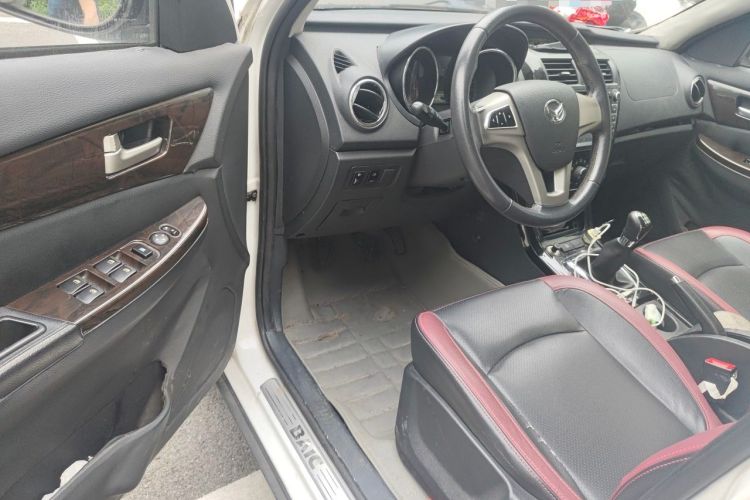 Used HYOSOW S3 2014 1.5L Luxury Version China IV Emission Standard Driver Seat