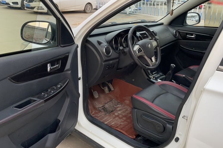 Used HYOSOW S3 2014 1.5L Luxury Version China IV Emission Standard Driver Seat