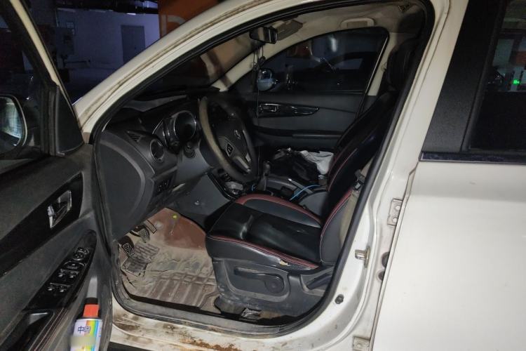 Used HYOSOW S3 2014 1.5L Comfort Version China IV Emission Standard Driver Seat