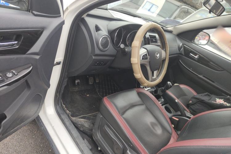 Used HYOSOW S3 2014 1.5L Luxury Version China IV Emission Standard Driver Seat