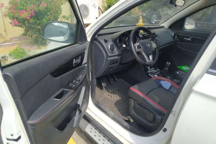 Used HYOSOW S3 2014 1.5L Luxury Version China IV Emission Standard Driver Seat