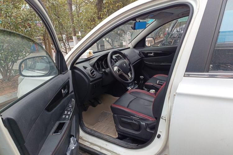 Used HYOSOW S3 2014 1.5L Comfort Version China IV Emission Standard Driver Seat