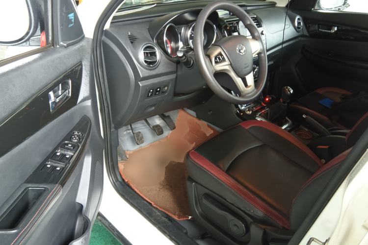 Used HYOSOW S3 2014 1.5L Comfort Version China IV Emission Standard Driver Seat