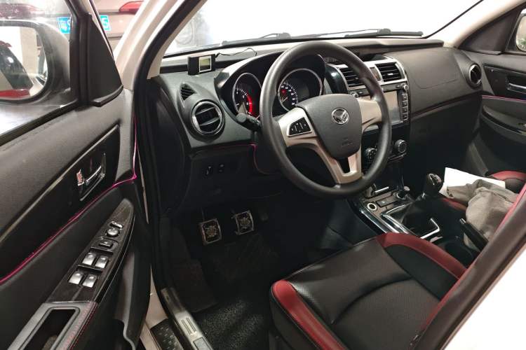 Used HYOSOW S3 2014 1.5L Comfort Version China IV Emission Standard Driver Seat