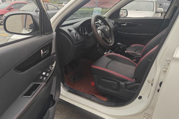 Used HYOSOW S3 2014 1.5L Luxury Version China IV Emission Standard Driver Seat