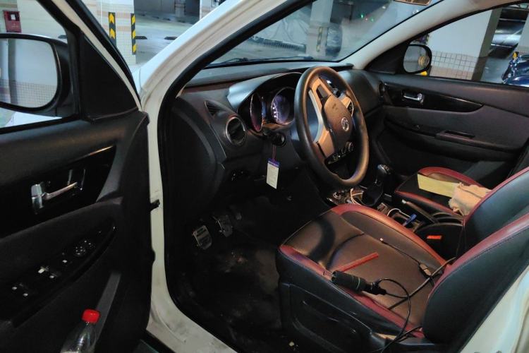 Used HYOSOW S3 2014 1.5L Comfort Version China IV Emission Standard Driver Seat