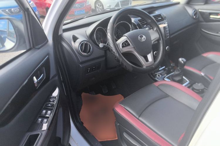 Used HYOSOW S3 2014 1.5L Luxury Version China IV Emission Standard Driver Seat